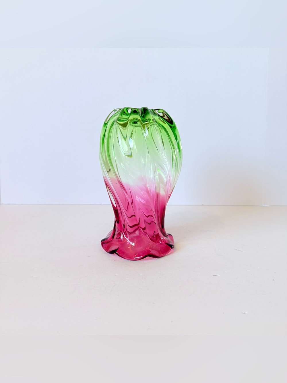 Vintage Teleflora Watermelon Swirl Hand Blown Art Glass Vase Ruffled - Picture 5 of 11